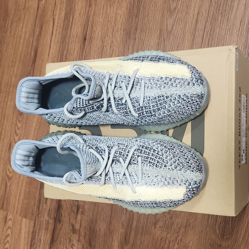 SOLD!!! Yeezy 350 V2 "Ash Blue"! 💙💙💙